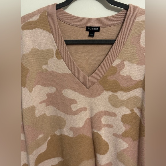 EUC Torrid Camouflage Pink and Tan V Neck Pullover Sweater - Picture 5 of 6